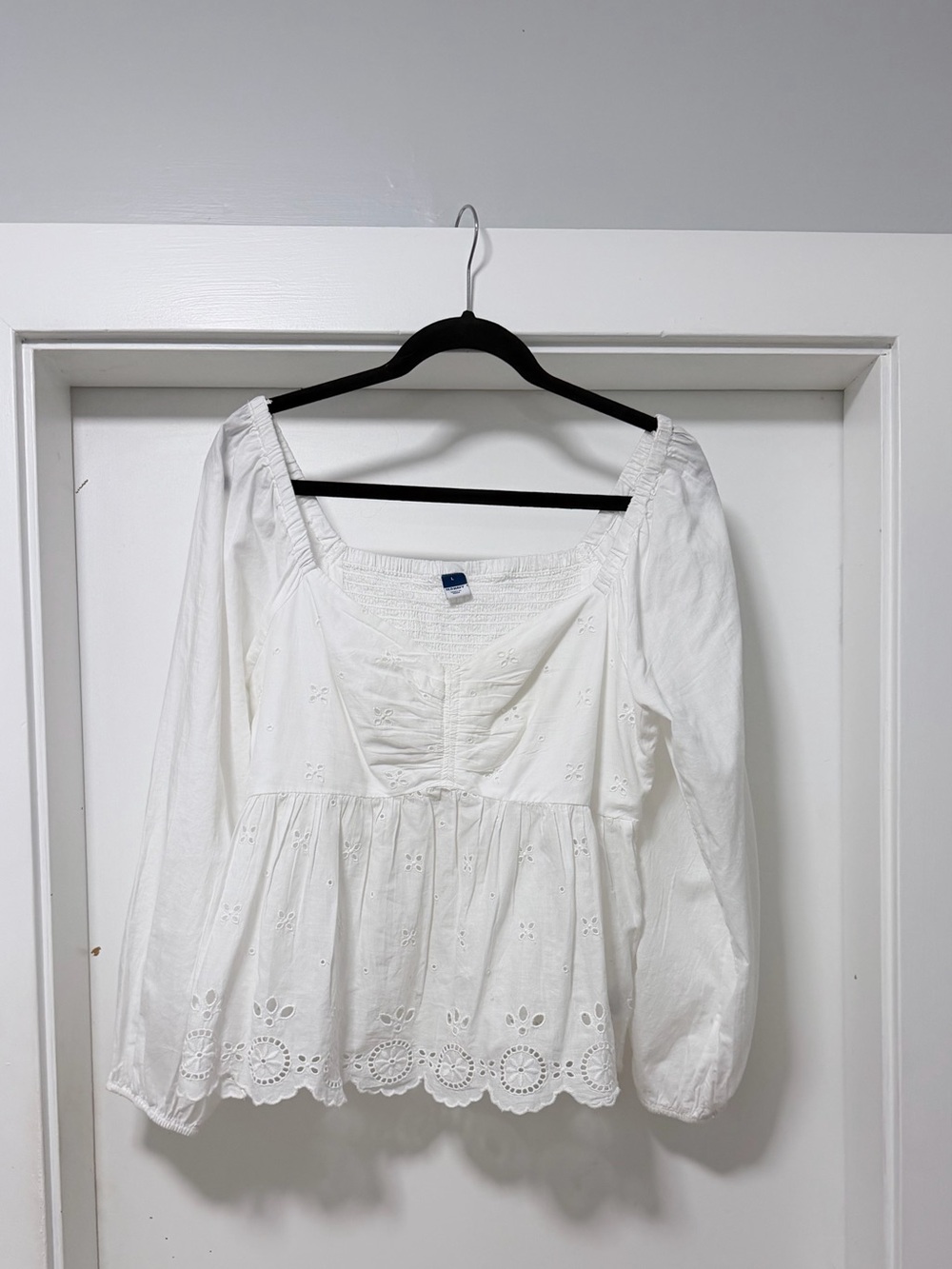 Old Navy White Eyelet Peasant Blouse